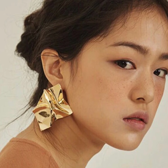 New Gold Plated Statement Earrings Nee - Picture 1 of 4